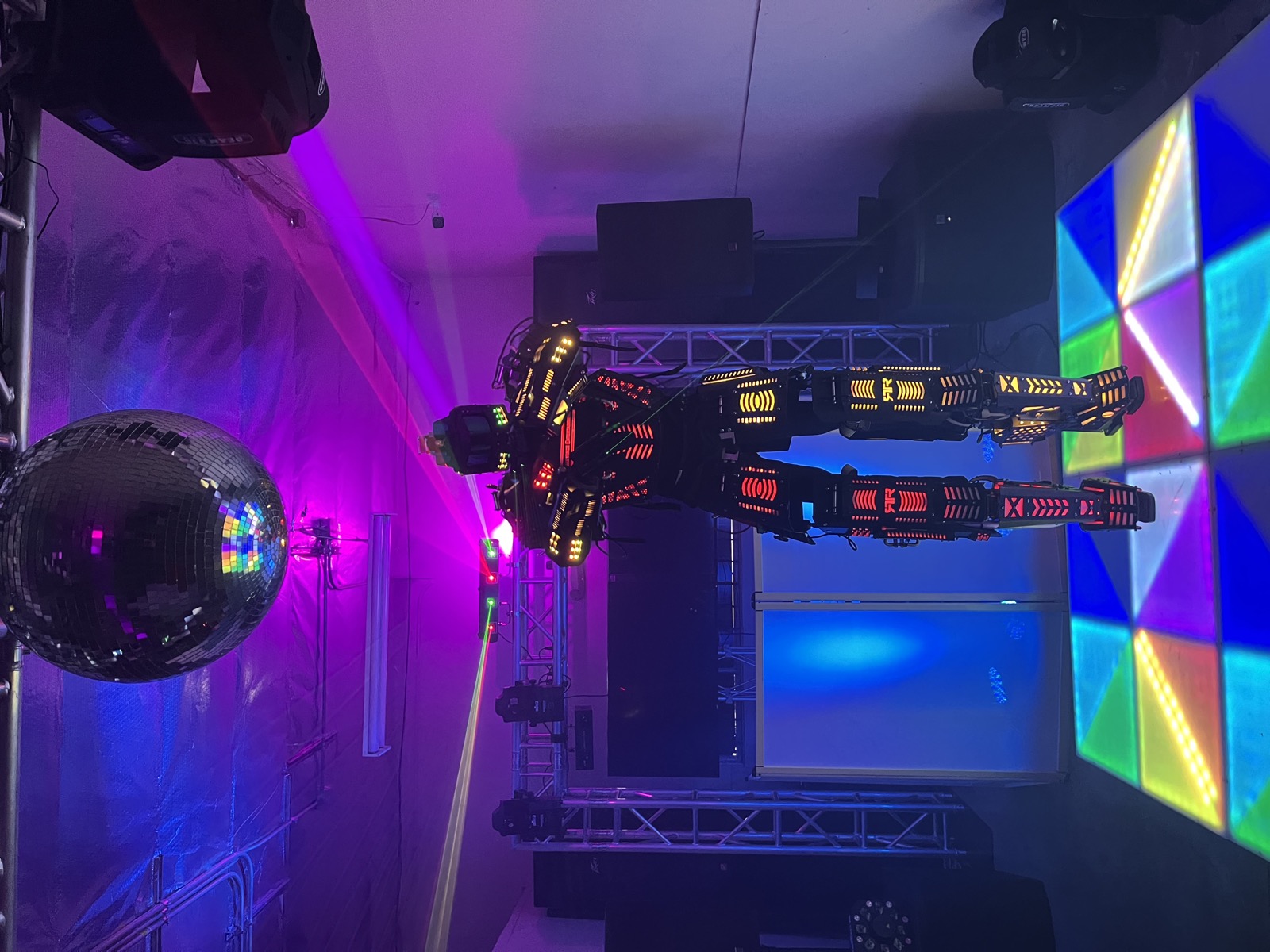 Robot in LED costume, photo 3